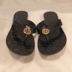Tory Burch- Thora Patent flip flops
